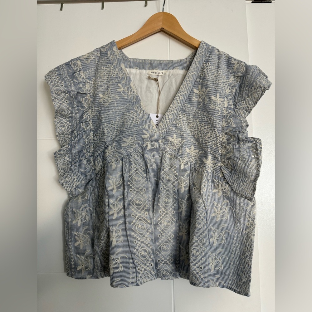 Blue and white puff sleeve sleeveless blouse. NWT from an online boutique.